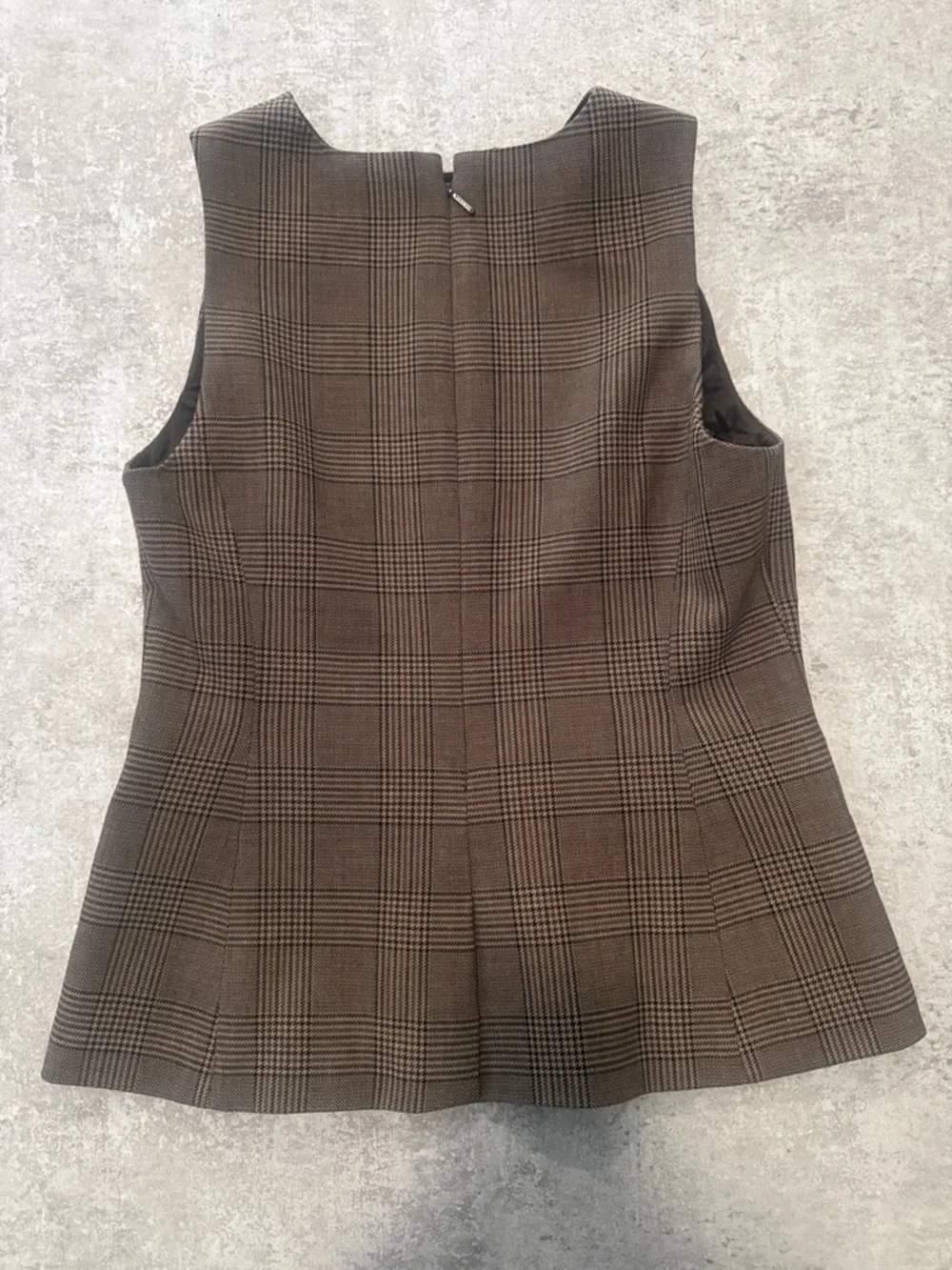 Babaton Aritzia Bellevue Top TYSON CHK BROWN/TAUP Size 6 - Picture 3 of 4